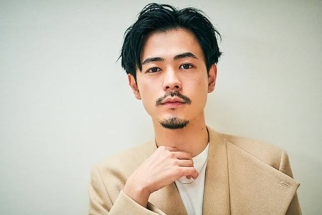 男性芸能人の髭、似合ってたら+ボタンを押すトピPart7