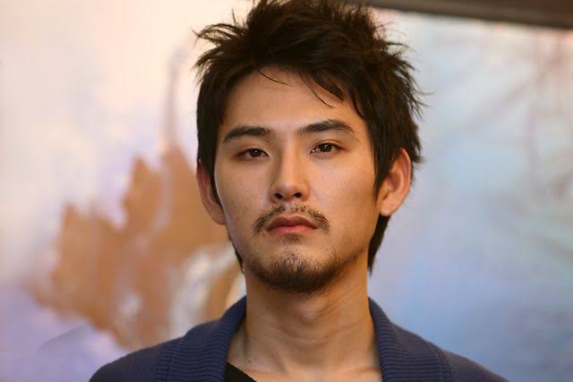 男性芸能人の髭、似合ってたら+ボタンを押すトピPart7