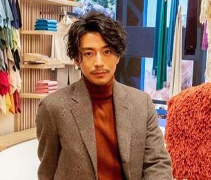 男性芸能人の髭、似合ってたら+ボタンを押すトピPart7
