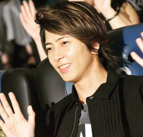 肌が綺麗な男性芸能人が見たい