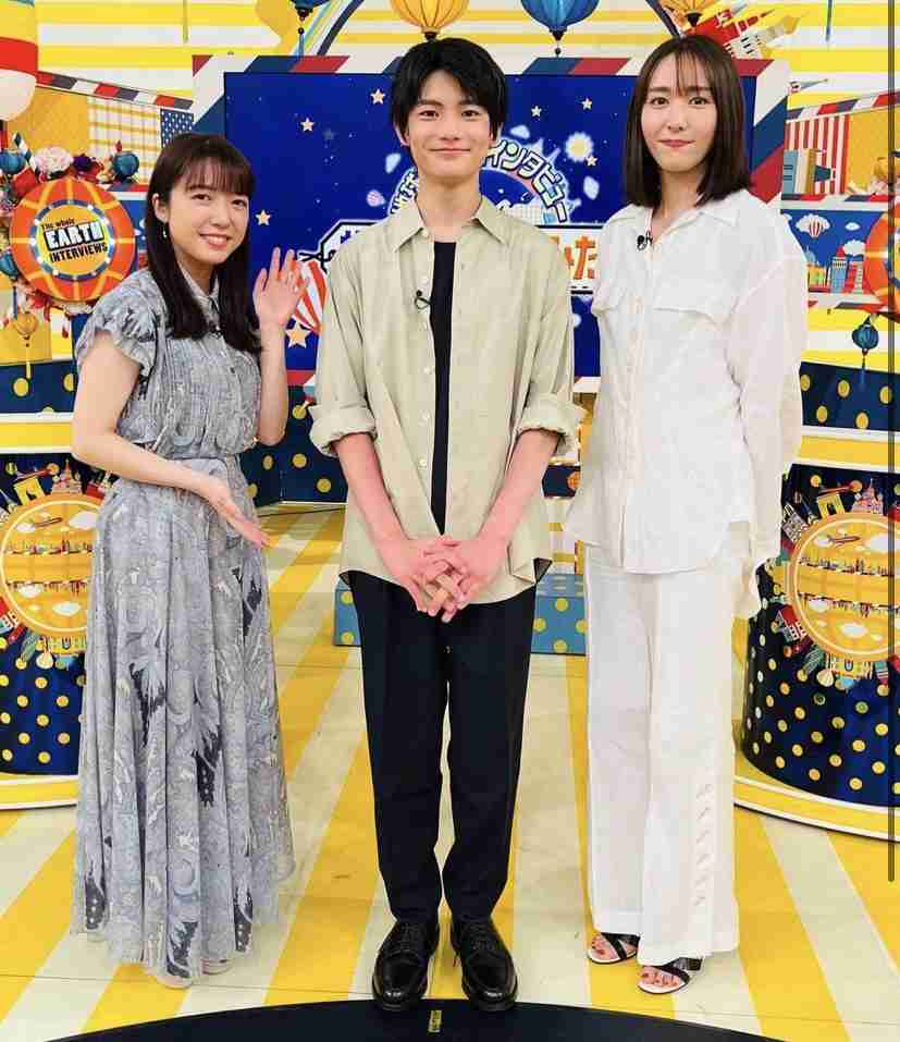 宮脇咲良『SEE LV』レセプションイベント登場 ルイ・ヴィトン纏いミニスカートから美脚