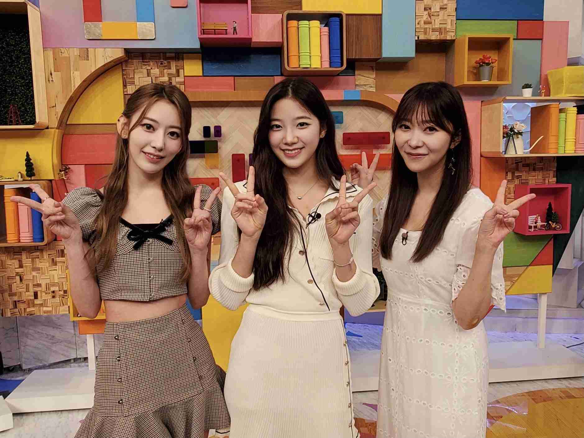 宮脇咲良『SEE LV』レセプションイベント登場 ルイ・ヴィトン纏いミニスカートから美脚
