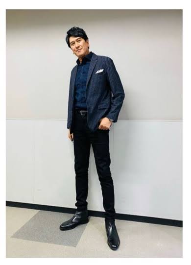 川崎麻世、59歳現在の姿がイケオジ!6日間で4・5キロ減量にも成功「カッコイイ」「足長い」