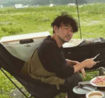 妻夫木聡、兄との仲良し2ショット公開「横顔そっくり」「素敵な兄弟」の声