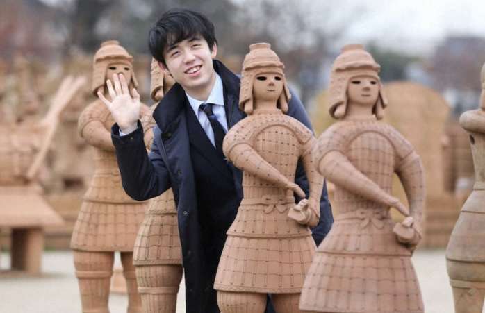 20歳の藤井聡太×18歳の芦田愛菜、成人迎え再び対談 「生まれ変わるなら」「理想の将棋とは」WEB動画公開