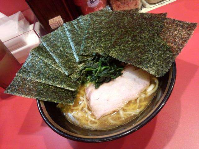 ラーメンに追加で入れたくなる具材ランキング!チャーシュー、半熟卵、長ネギ、1位は?