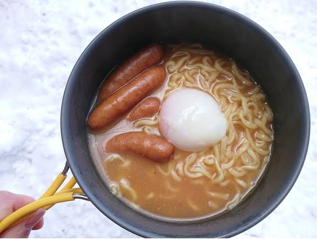 ラーメンに追加で入れたくなる具材ランキング!チャーシュー、半熟卵、長ネギ、1位は?