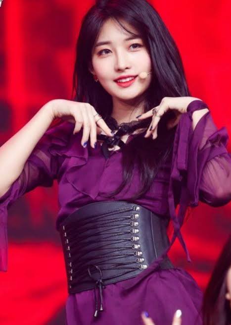 「LE SSERAFIM」宮脇咲良 純白ミニワンピ姿公開に反響「かわいいが渋滞」「美しい天使」