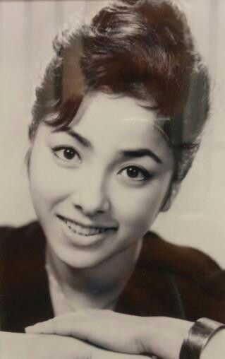 毎年骨折、「鍋焦がし」トラブル… 女優・冨士眞奈美がそれでも「独居最高!」と語る理由