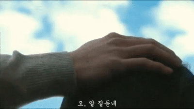 浜辺美波“ダブルピース”で誕生日報告、22歳の抱負も