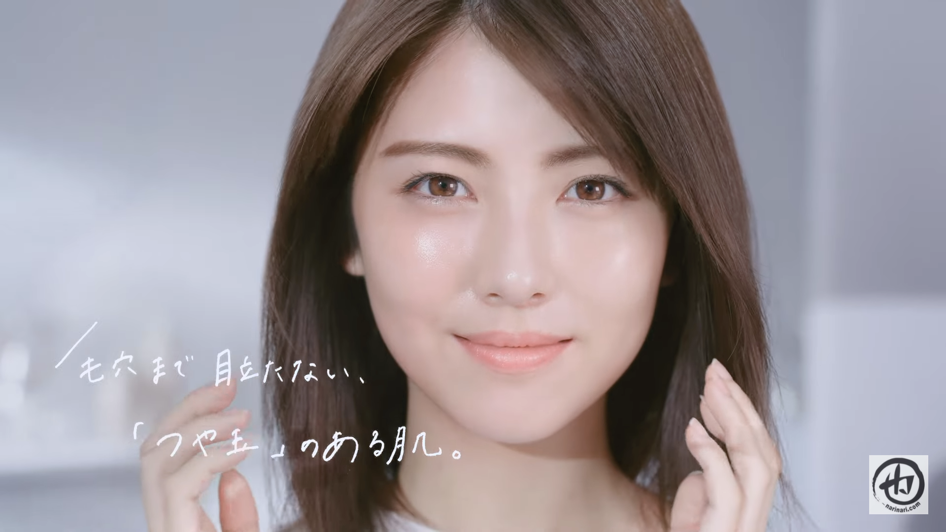 浜辺美波“ダブルピース”で誕生日報告、22歳の抱負も