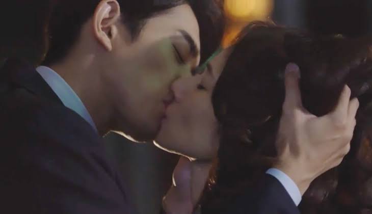 吉田羊「役者として求められることで“自分は生きていていいのだ”と思える」