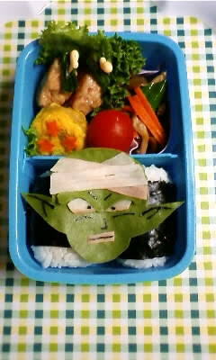 明日のお弁当の中身なんですか?