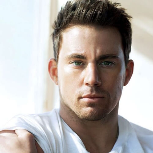 失明した18歳女性が親切な男性と出会い… 手術成功で超イケメンと知り大感激