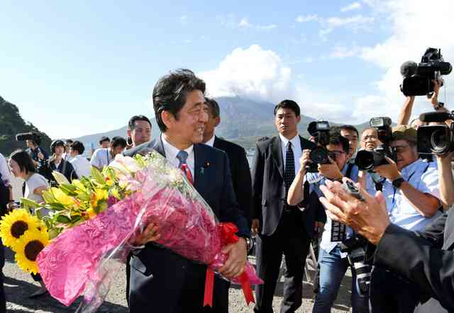 菅義偉前首相　安倍元首相は「寂しがり屋でもありました」、銃撃の一報受け「そばにいてやりたい」と奈良へ