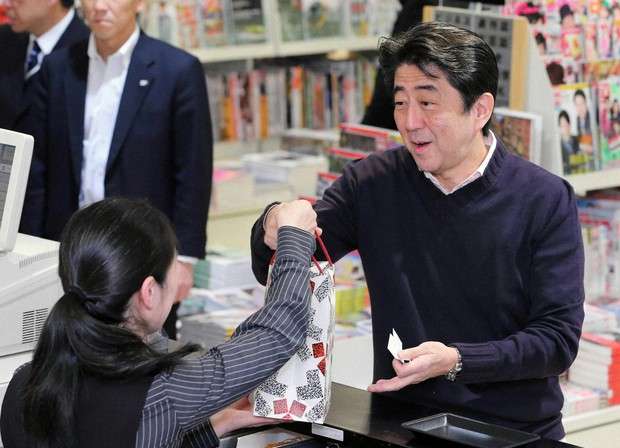 菅義偉前首相　安倍元首相は「寂しがり屋でもありました」、銃撃の一報受け「そばにいてやりたい」と奈良へ