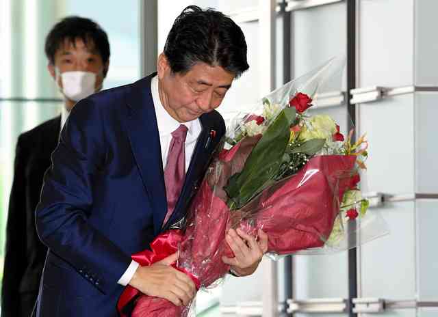 菅義偉前首相　安倍元首相は「寂しがり屋でもありました」、銃撃の一報受け「そばにいてやりたい」と奈良へ