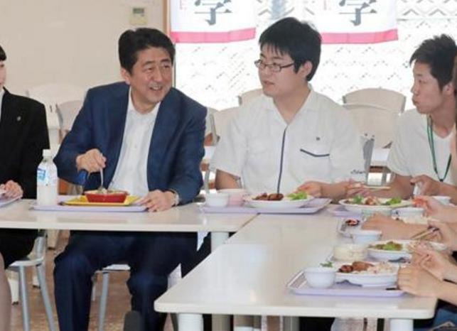 菅義偉前首相　安倍元首相は「寂しがり屋でもありました」、銃撃の一報受け「そばにいてやりたい」と奈良へ