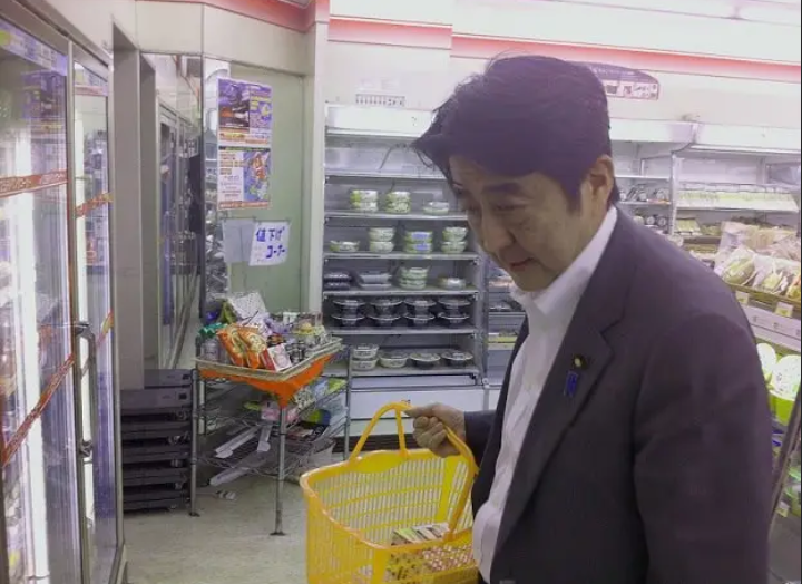菅義偉前首相　安倍元首相は「寂しがり屋でもありました」、銃撃の一報受け「そばにいてやりたい」と奈良へ