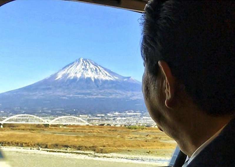 菅義偉前首相　安倍元首相は「寂しがり屋でもありました」、銃撃の一報受け「そばにいてやりたい」と奈良へ