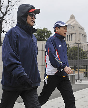 菅義偉前首相 安倍元首相は「寂しがり屋でもありました」、銃撃の一報受け「そばにいてやりたい」と奈良へ