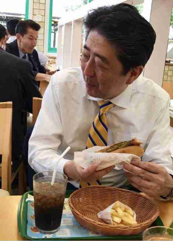 菅義偉前首相　安倍元首相は「寂しがり屋でもありました」、銃撃の一報受け「そばにいてやりたい」と奈良へ