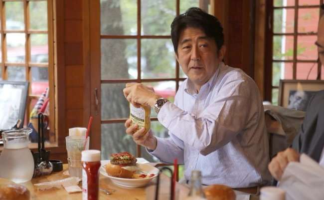 菅義偉前首相　安倍元首相は「寂しがり屋でもありました」、銃撃の一報受け「そばにいてやりたい」と奈良へ