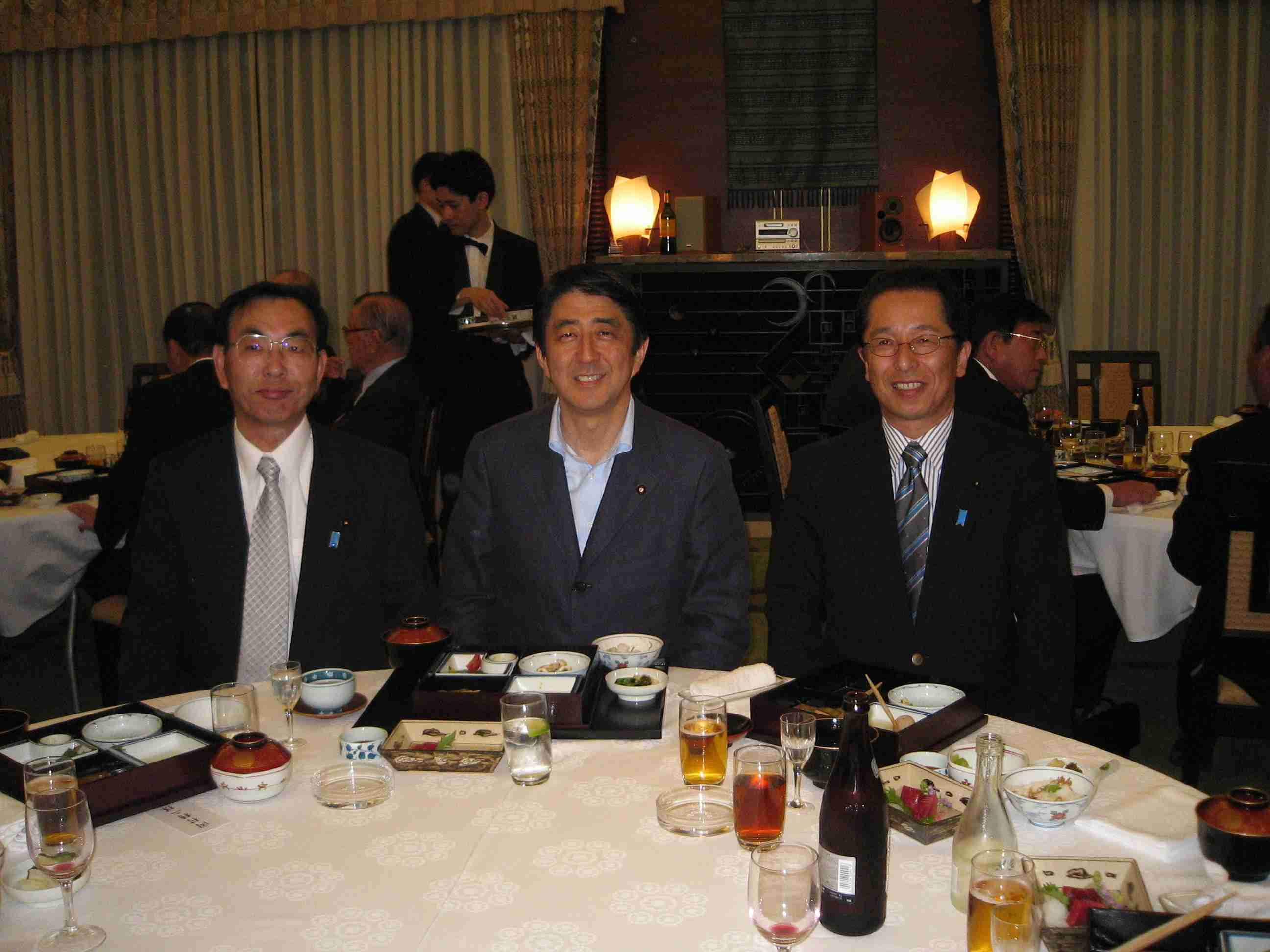 菅義偉前首相　安倍元首相は「寂しがり屋でもありました」、銃撃の一報受け「そばにいてやりたい」と奈良へ