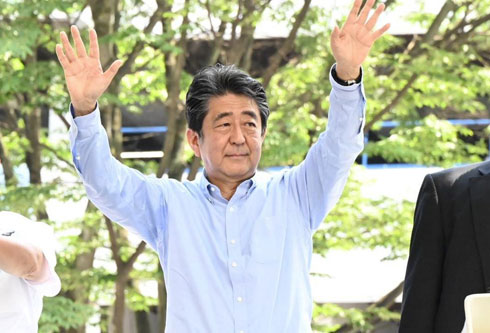 菅義偉前首相　安倍元首相は「寂しがり屋でもありました」、銃撃の一報受け「そばにいてやりたい」と奈良へ