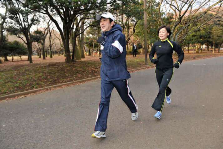 菅義偉前首相 安倍元首相は「寂しがり屋でもありました」、銃撃の一報受け「そばにいてやりたい」と奈良へ