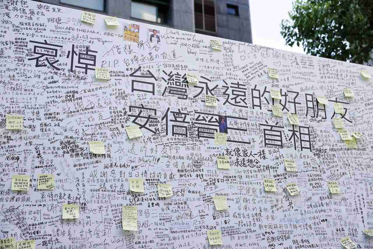 菅義偉前首相　安倍元首相は「寂しがり屋でもありました」、銃撃の一報受け「そばにいてやりたい」と奈良へ