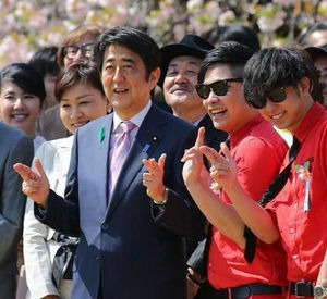 菅義偉前首相　安倍元首相は「寂しがり屋でもありました」、銃撃の一報受け「そばにいてやりたい」と奈良へ