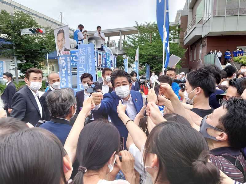 菅義偉前首相　安倍元首相は「寂しがり屋でもありました」、銃撃の一報受け「そばにいてやりたい」と奈良へ