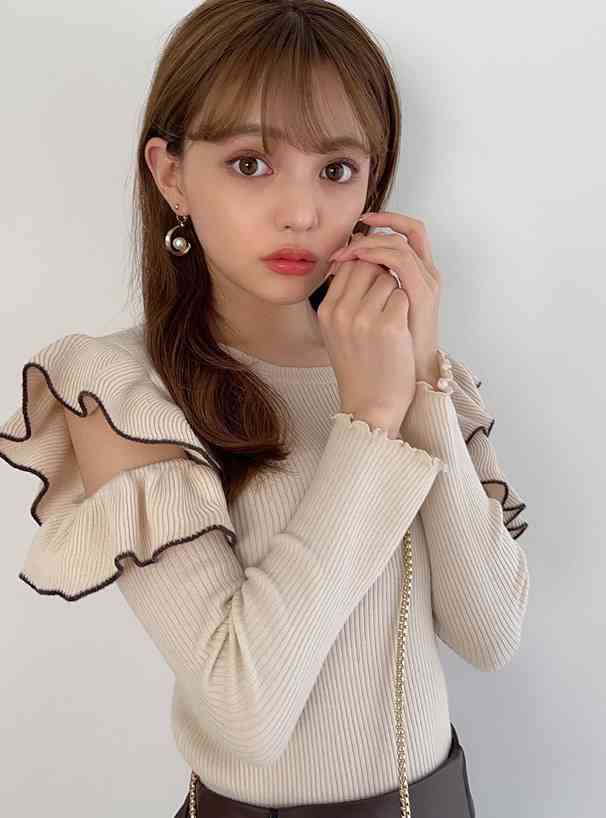 肩フリルの可愛い服を探してます♥