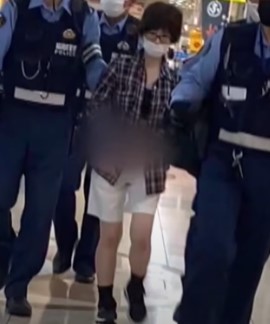 首に針刺され2歳児けが、日光市、傷害容疑で女逮捕