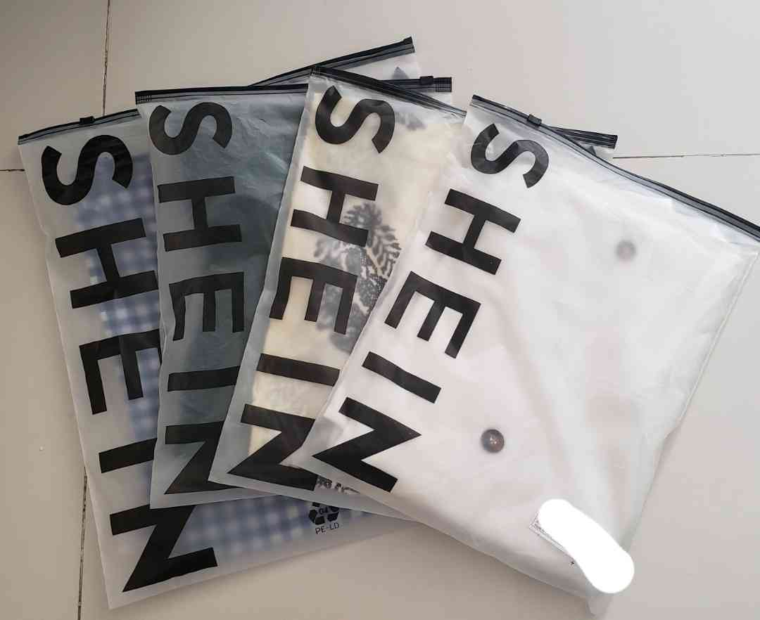 SHEINでワンピースを買ったら…？「届いたもの」に笑うしかない