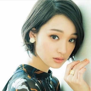 剛力彩芽、10年以上前のショットに反響 「天使の彩芽」「透明感半端ない」「ロングもカワイイ」
