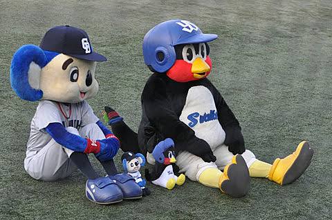 つば九郎　主催2000試合出場達成でトレンド入り！「お祭り感凄い」「選手以上に豪華」「ホッコリ」