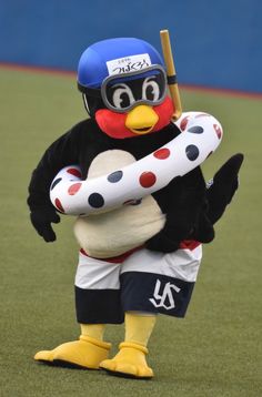 つば九郎　主催2000試合出場達成でトレンド入り！「お祭り感凄い」「選手以上に豪華」「ホッコリ」