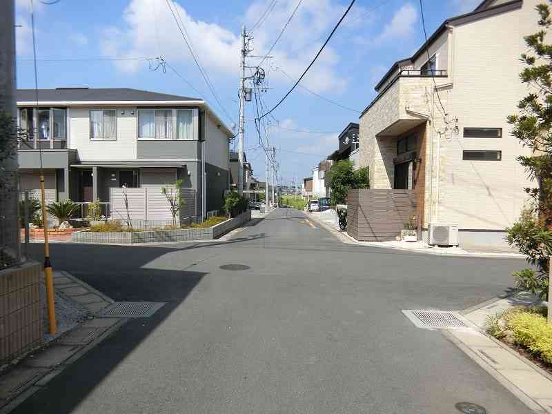 横断歩道をバスが突っ切る あわてる歩行者…ドラレコにまさかの瞬間 運行会社はウェブサイトで謝罪