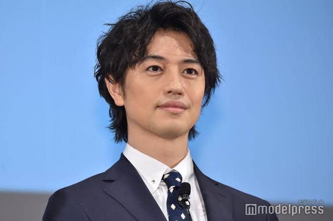 斎藤工、バカボンのパパらと同じ”41歳”を迎えたことを報告「驚愕の同世代を受け入れなければと」