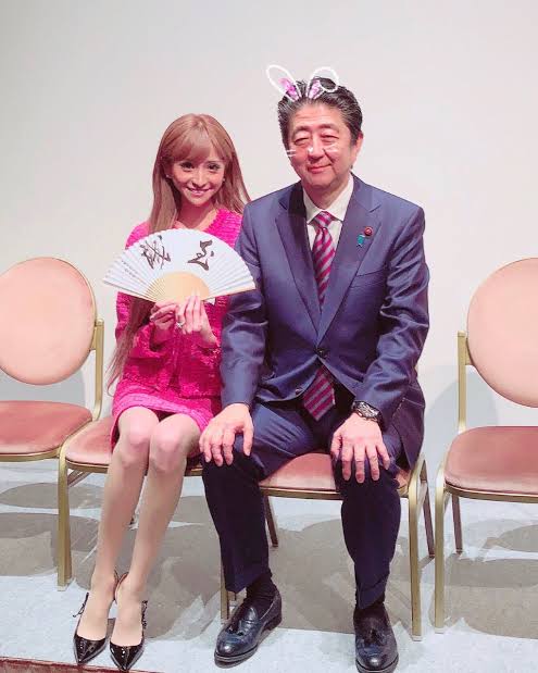 元キャバ嬢社長でモデルの愛沢えみり、33歳最新ショット＆整形総額費用を告白「目、鼻、歯…」
