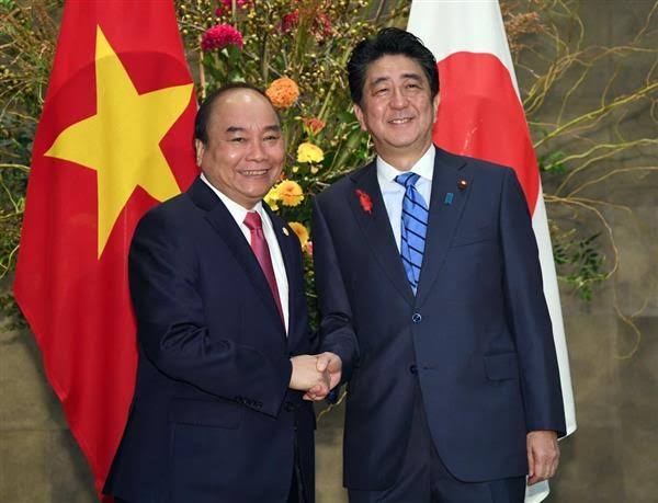 岸田首相「留学生30万人」見直し さらに増やす計画策定を指示