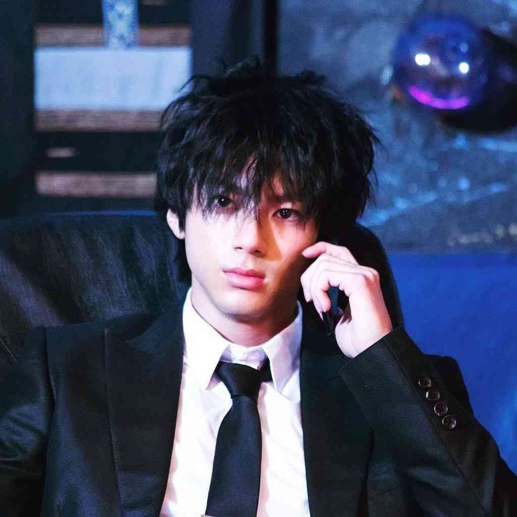 山田裕貴、無精ひげ&ボサボサヘア まるで破壊神? “無”になった、すごみを感じる写真を公開