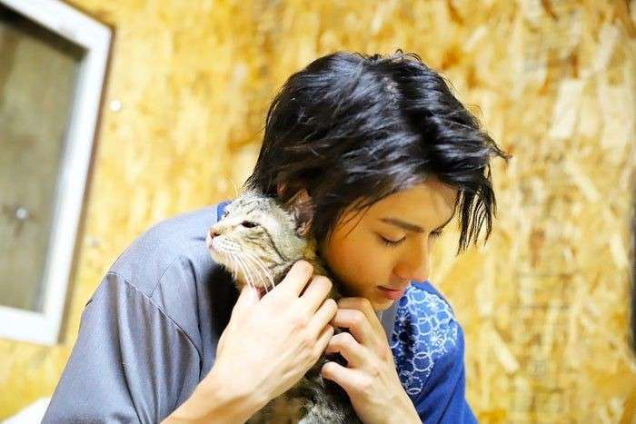 山田裕貴、無精ひげ&ボサボサヘア まるで破壊神? “無”になった、すごみを感じる写真を公開