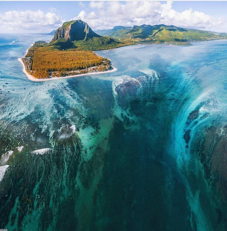 【閲覧注意】海や湖が怖くなる画像くださいPart2