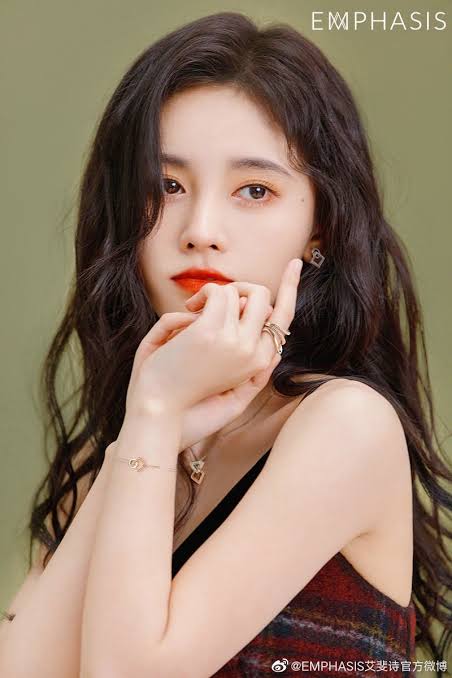 『ミス・ユニバース』日本代表に23歳・坂本麻里ベレンさん 父はペルー人「スペイン語が飛び交う中で育ってきました」