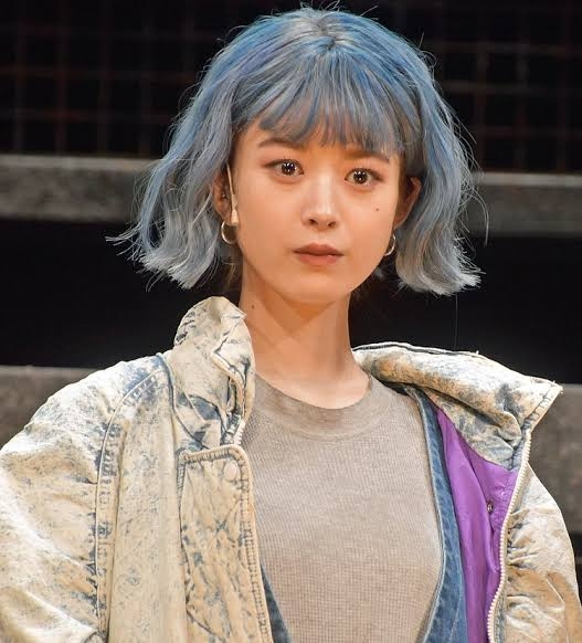 馬場ふみか、髪色を青に大胆イメチェンで「めちゃくちゃ可愛い」「似合いすぎ」の声