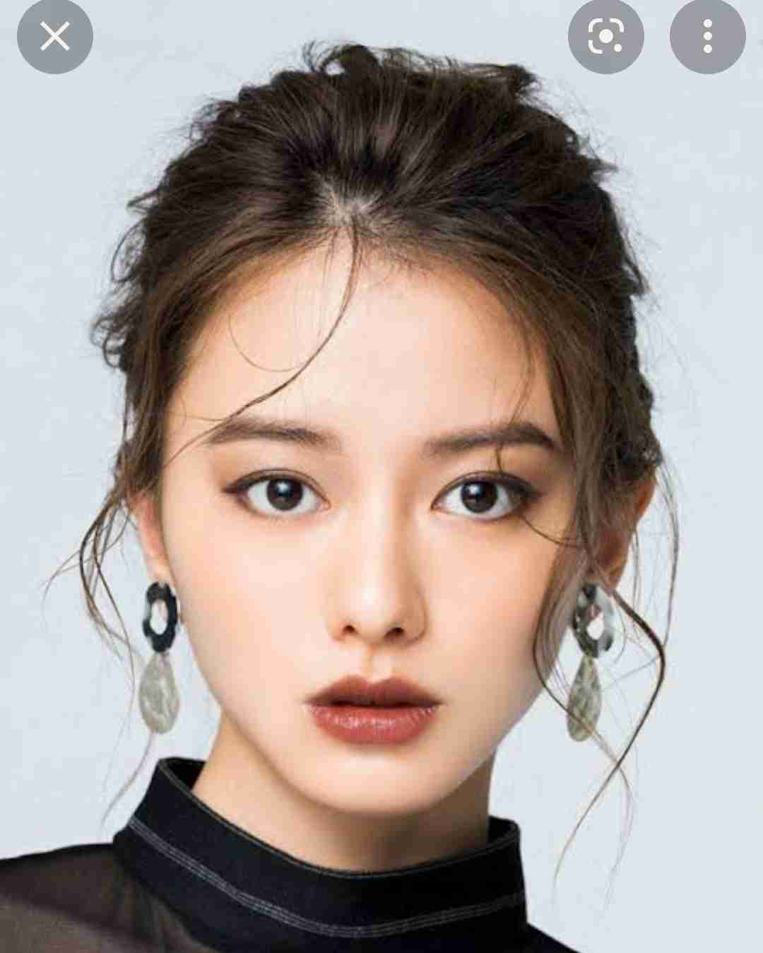 山本舞香&瀧本美織“姉妹”がクランクイン 『Sister』現場で仲良しオフショット