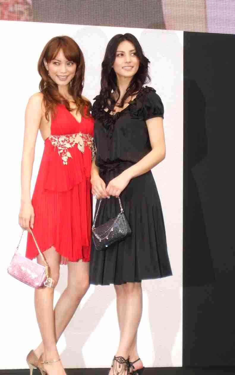 渡辺直美、ブリーチ眉毛で“七変化”「セクシーできれい」「ネイルもめっちゃかわいい」と絶賛の嵐